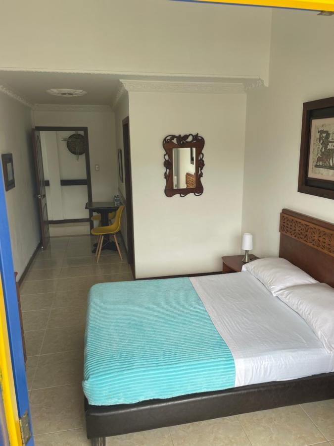 Hospedaje Camino Real A 150 Mts Del Centro 萨兰托 外观 照片