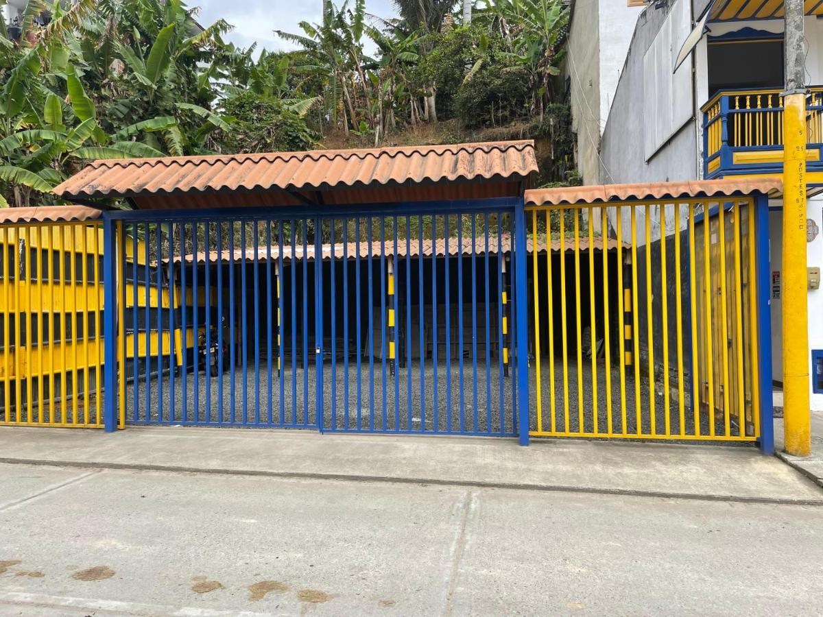 Hospedaje Camino Real A 150 Mts Del Centro 萨兰托 外观 照片