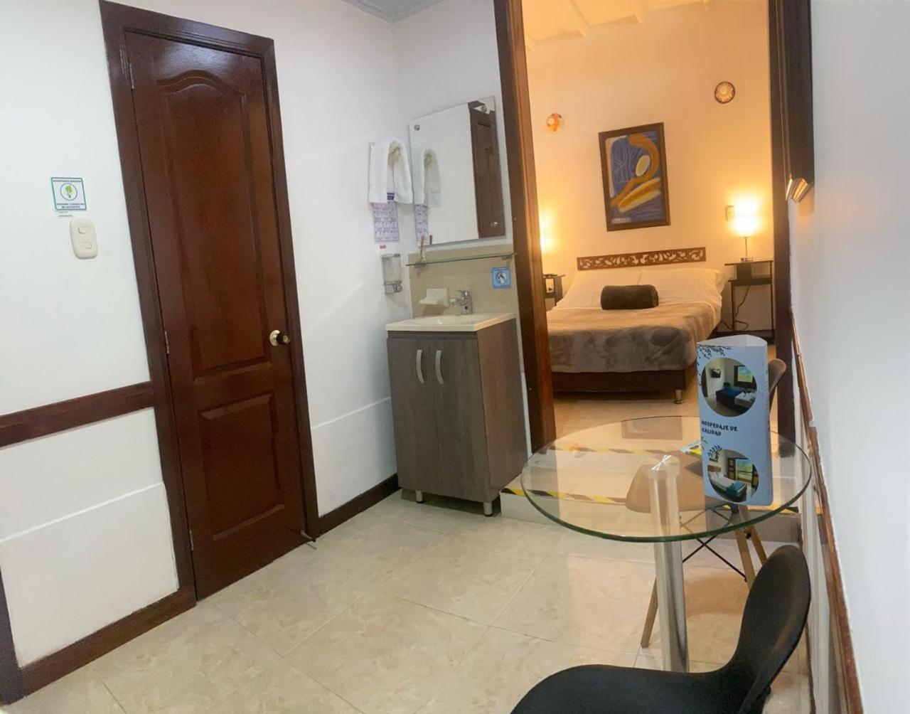 Hospedaje Camino Real A 150 Mts Del Centro 萨兰托 外观 照片