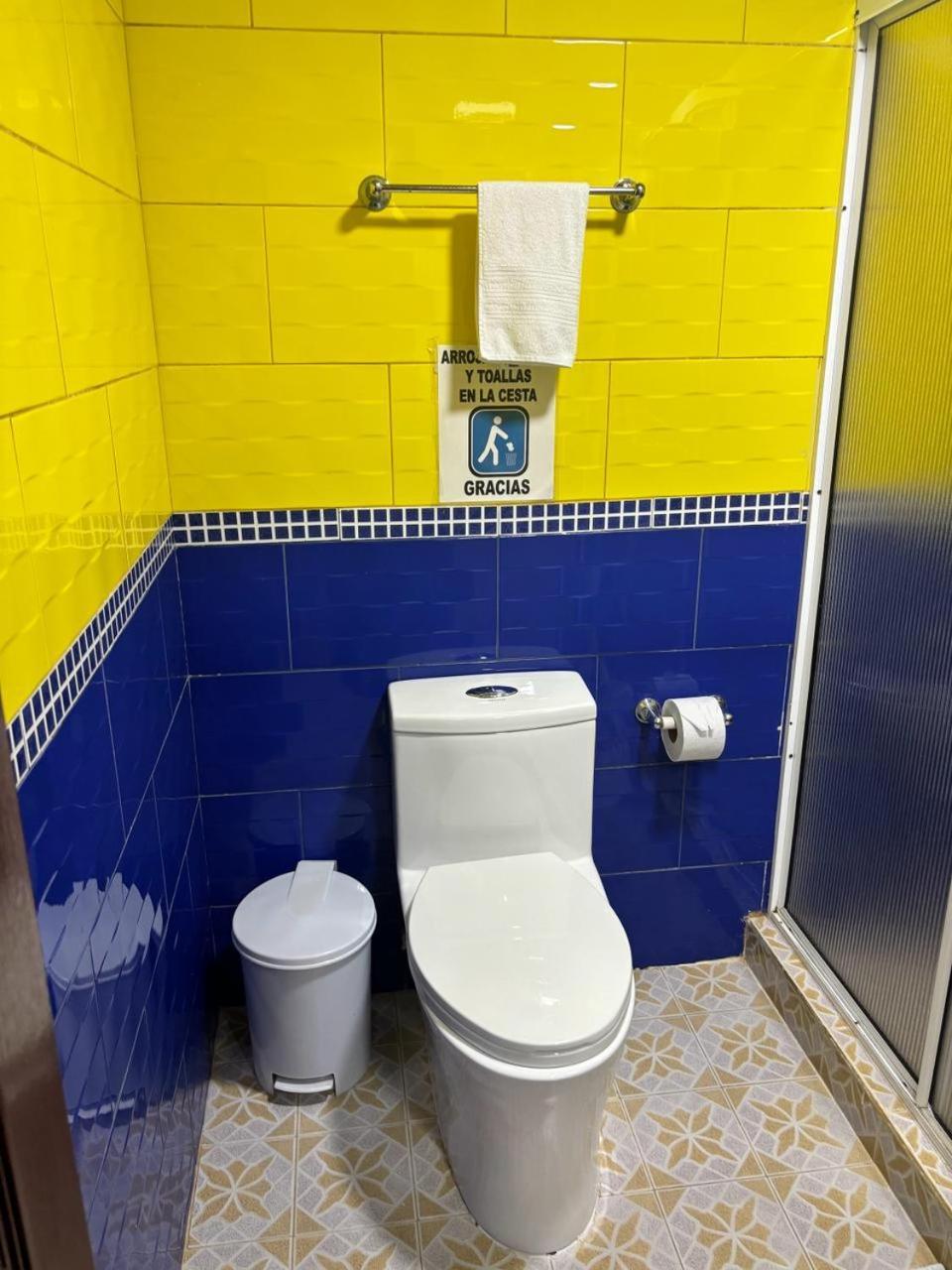 Hospedaje Camino Real A 150 Mts Del Centro 萨兰托 外观 照片