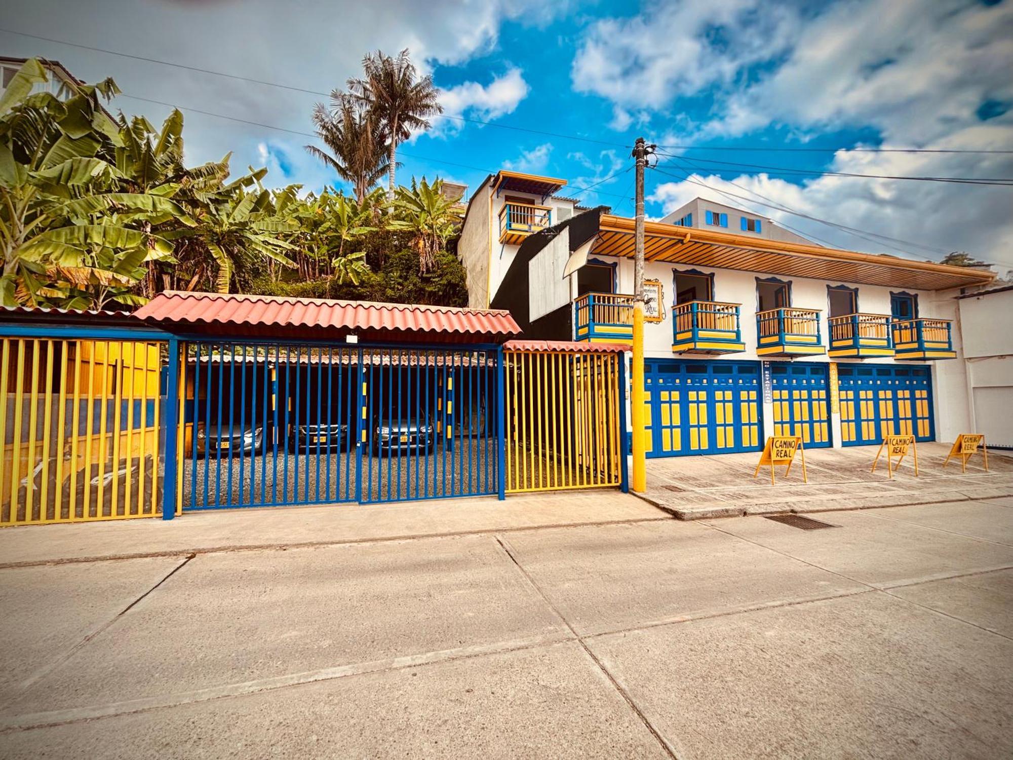 Hospedaje Camino Real A 150 Mts Del Centro 萨兰托 外观 照片