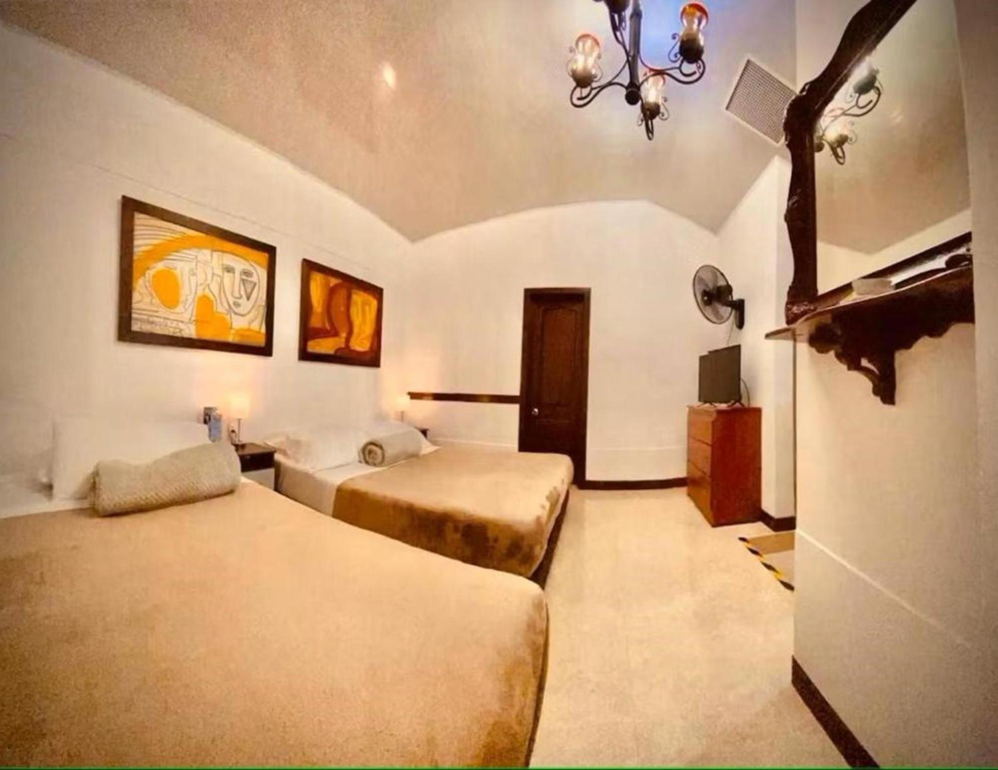 Hospedaje Camino Real A 150 Mts Del Centro 萨兰托 外观 照片